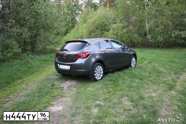 Фото автомобиля OPEL ANTARA, 2010 — госномер Р144УО196. Цвет: ЧЕРНЫЙ