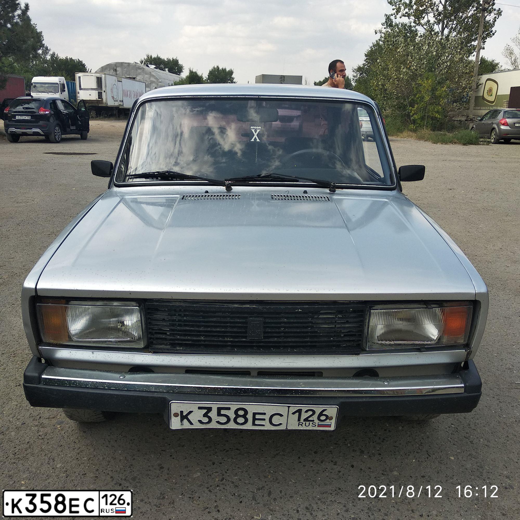 Фото автомобиля LADA 2105 LADA, 2010 — госномер К358ЕС126. Цвет: СВЕТЛО-СЕРЕБРИСТЫЙ  МЕТАЛЛИК