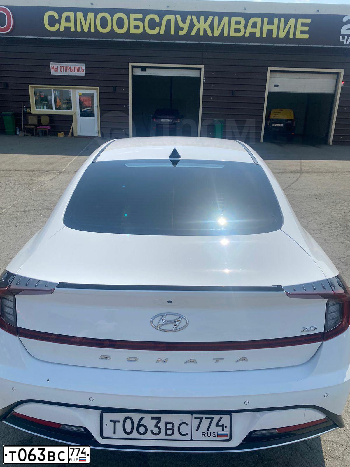 Фото автомобиля HYUNDAI SONATA, 2020 — госномер Х692УК72. Цвет: Белый