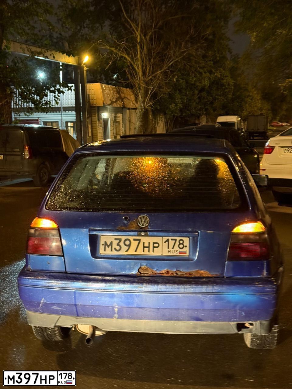 Фото автомобиля VOLKSWAGEN GOLF, 1997 — госномер М397НР178. Цвет: СИНИЙ МЕТАЛЛИК