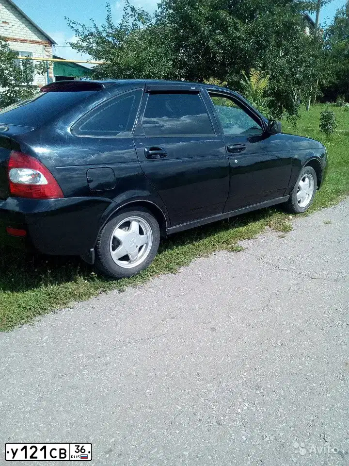 Фото автомобиля LADA 2172 PRIORA, 2010 — госномер У654КУ31. Цвет: СИНЕ-ЧЕРНЫЙ