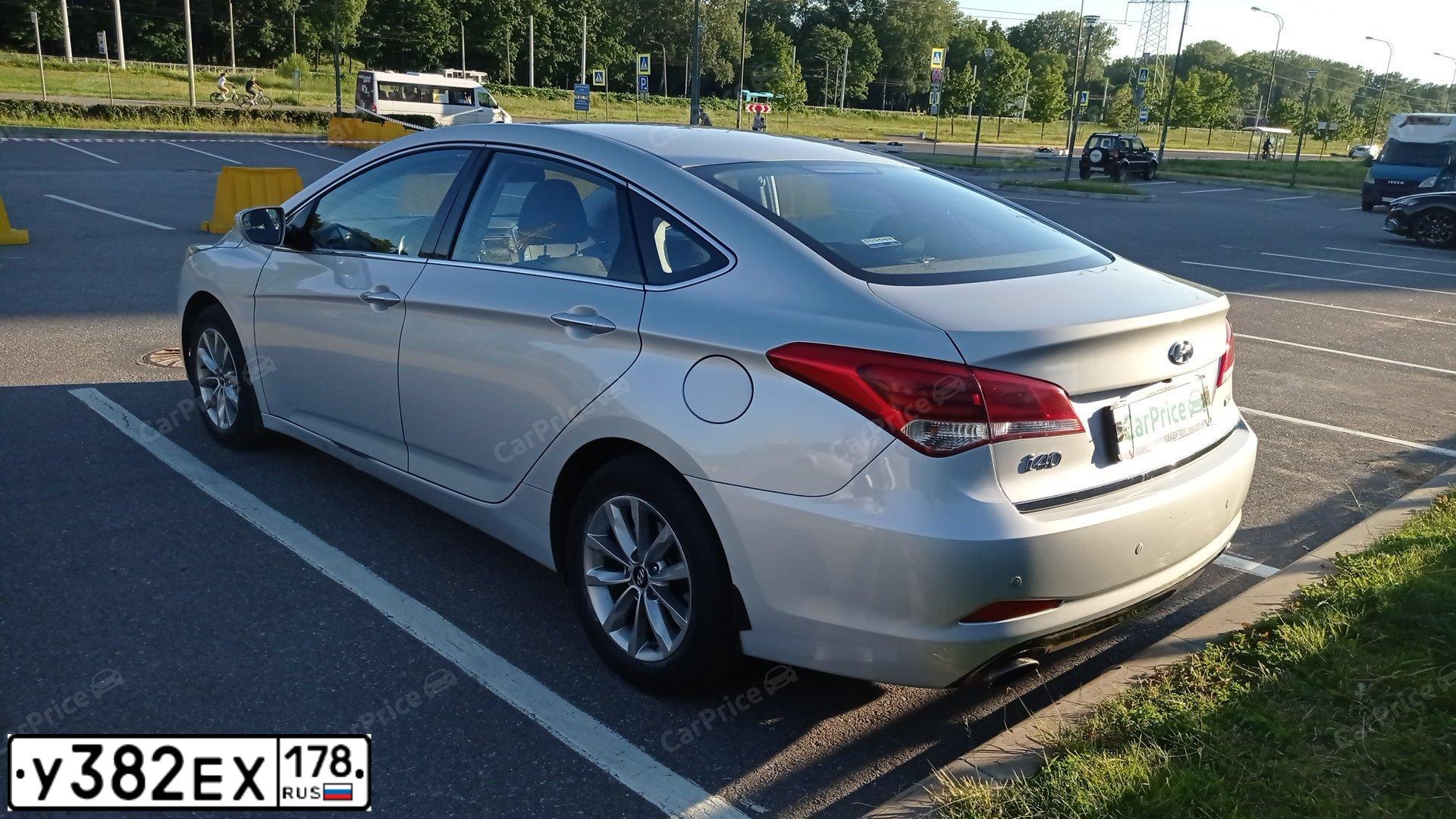 Фото автомобиля HYUNDAI I40, 2016 — госномер Р899ЕЕ198. Цвет: СЕРЫЙ ЧЕРНЫЙ
