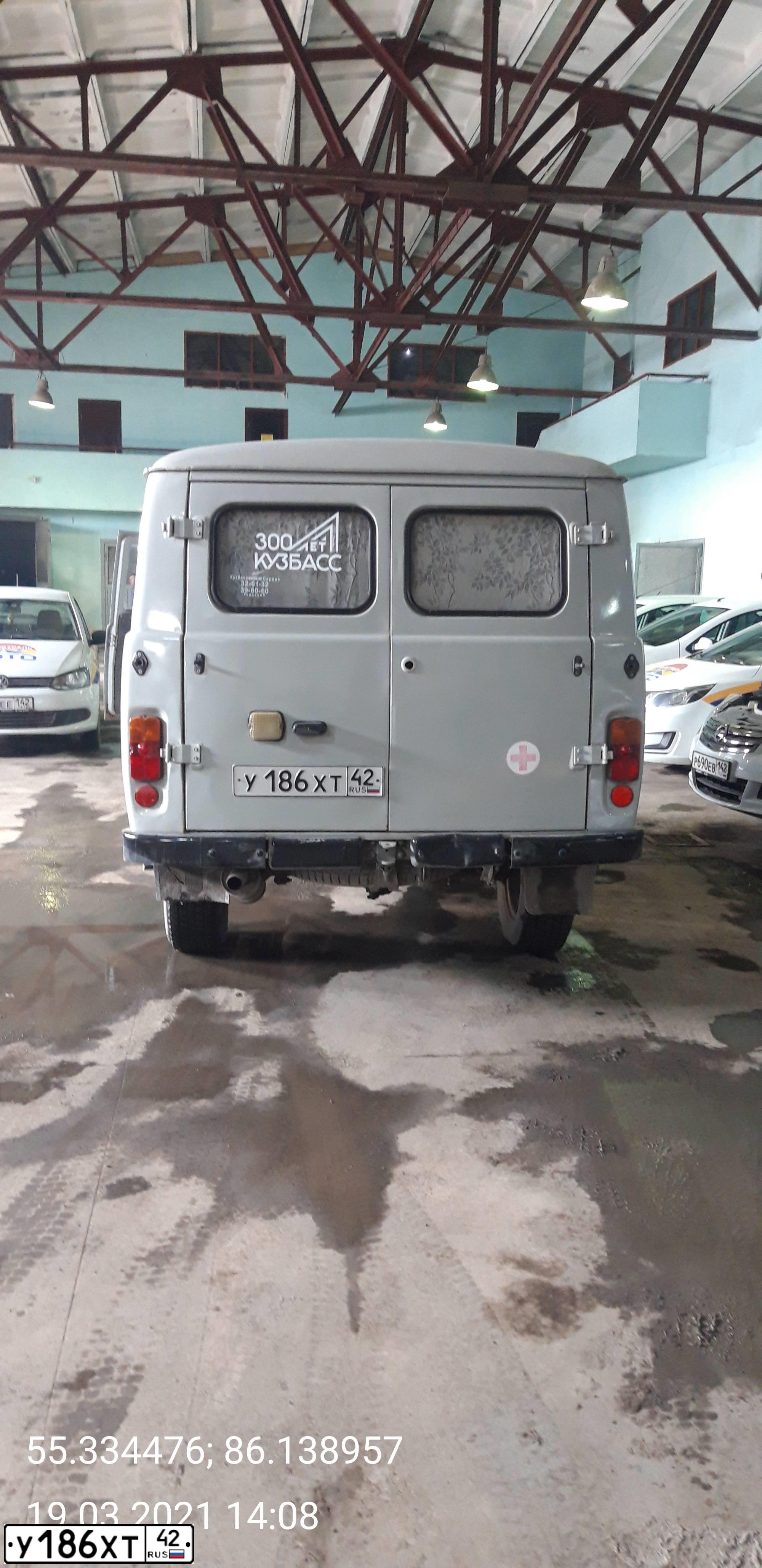 Фото автомобиля UAZ 3741, 2009 — госномер У186ХТ42. Цвет: БЕЛАЯ НОЧЬ