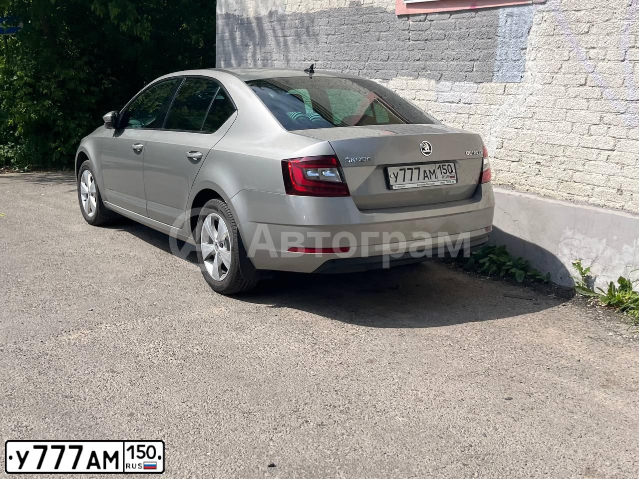 Фото автомобиля NISSAN MAXIMA, 2001 — госномер У777АМ150. Цвет: Серебристый