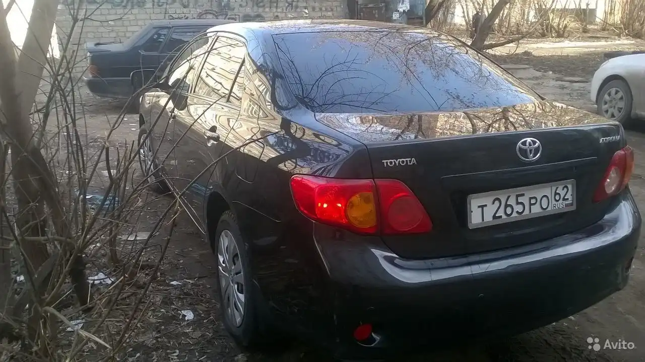 Фото автомобиля TOYOTA COROLLA, 2008 — госномер У272СЕ48. Цвет: ЧЕРНЫЙ