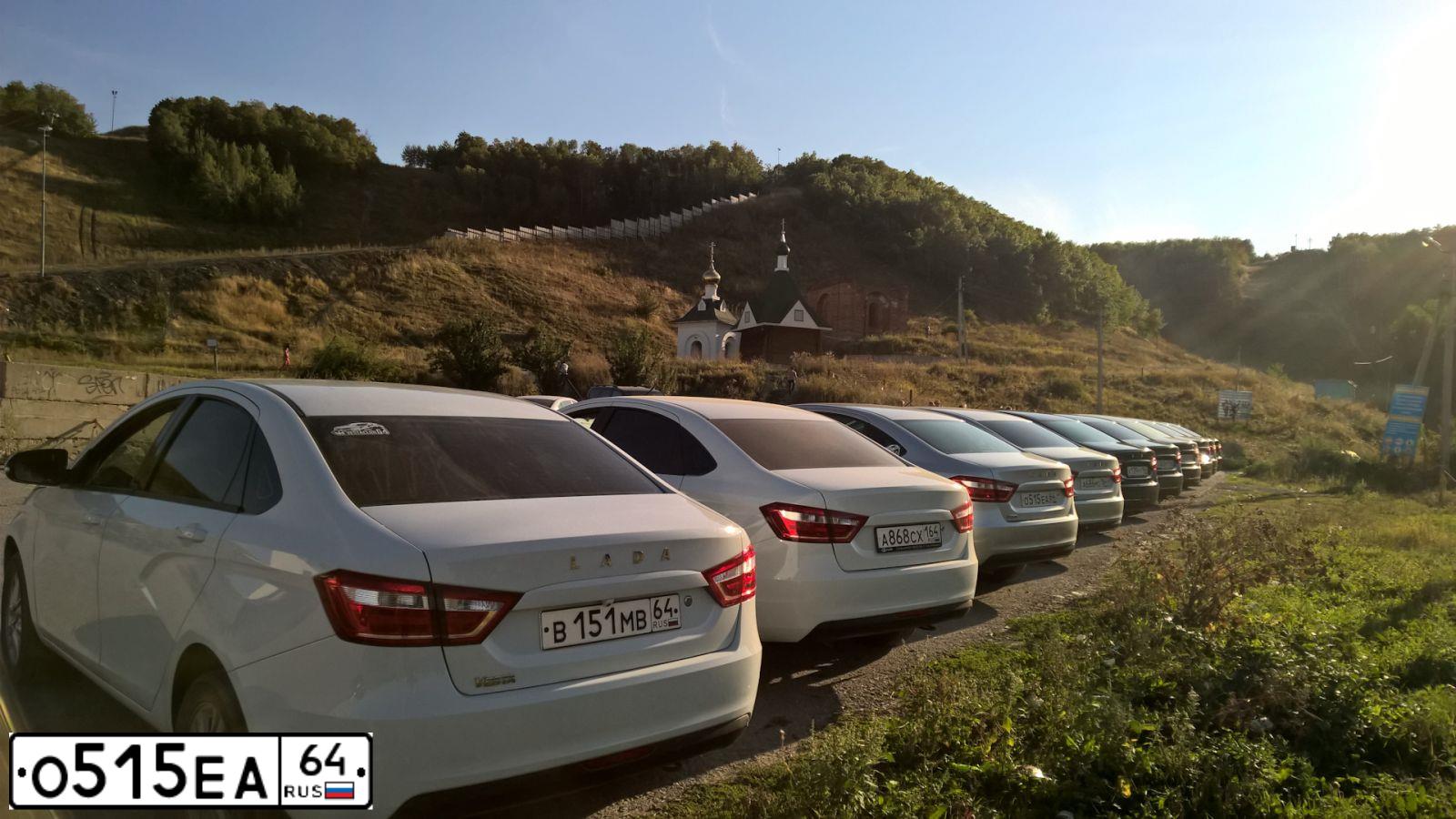 Фото автомобиля LADA VESTA, 2016 — госномер О515ЕА64. Цвет: СЕРЕБРИСТЫЙ