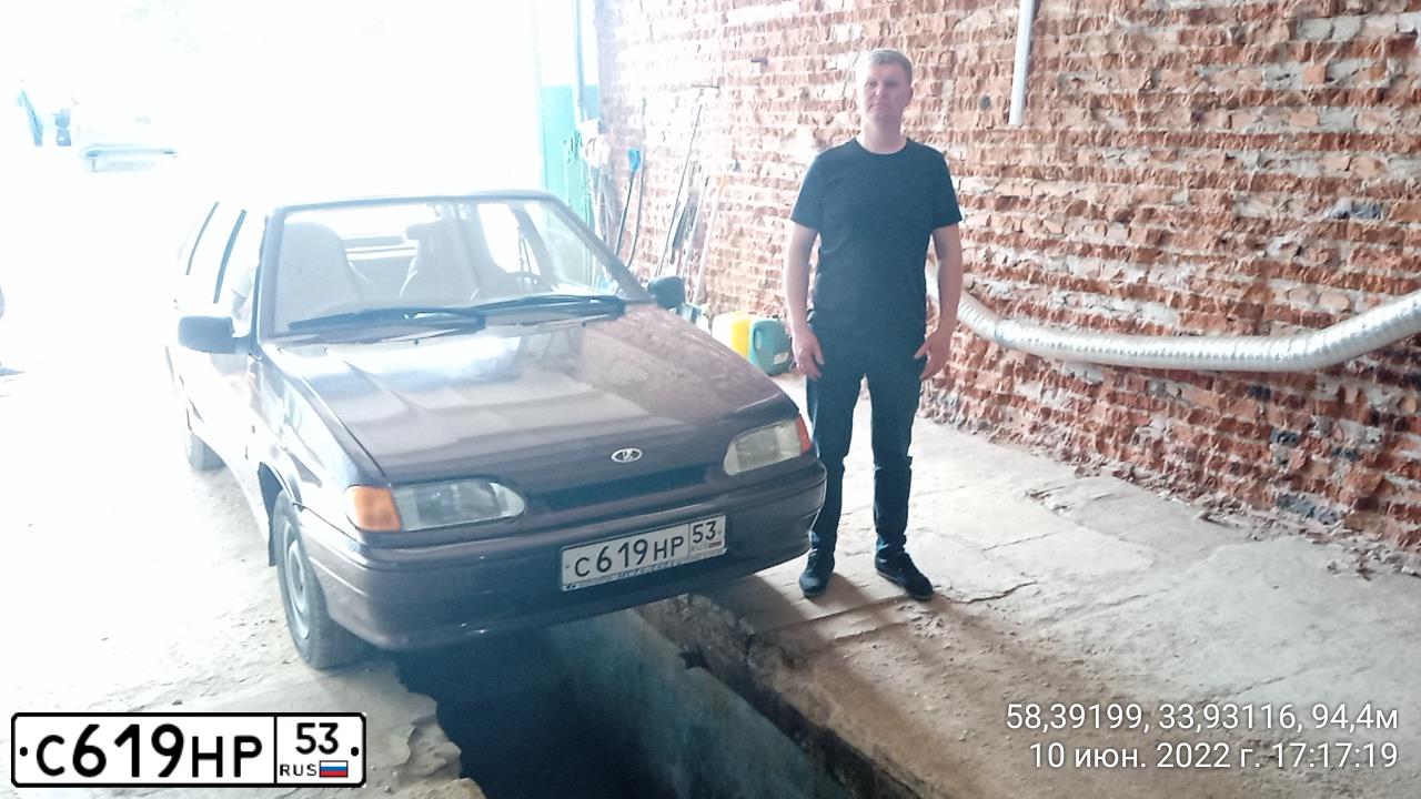 Фото автомобиля LADA 2115, 2011 — госномер Е179КА147