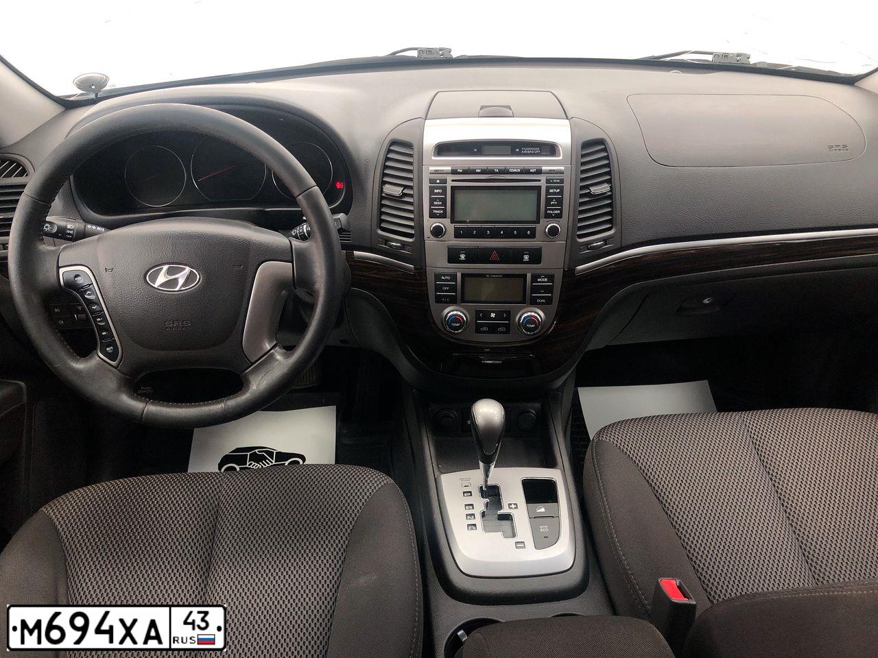 Фото автомобиля HYUNDAI SANTA FE, 2011 — госномер Р559УА11. Цвет: СЕРЕБРИСТЫЙ