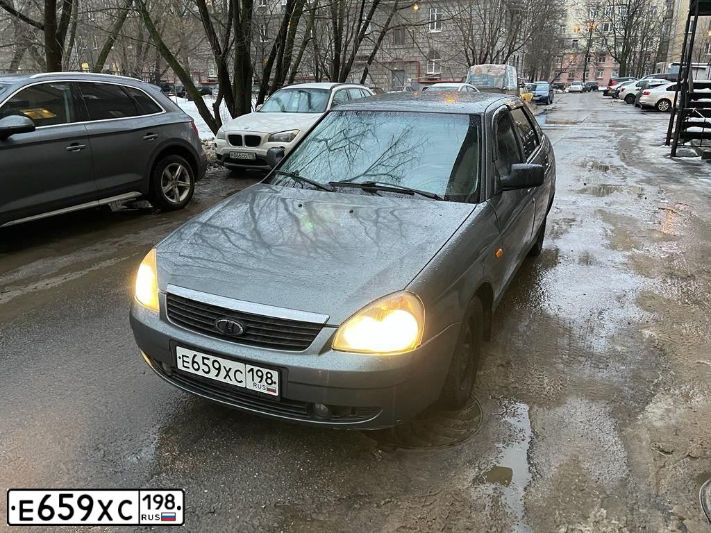 Фото автомобиля LADA 2172 PRIORA, 2008 — госномер У845МТ47. Цвет: СРЕДНИЙ СЕРО-ЗЕЛЕНЫЙ МЕТ.