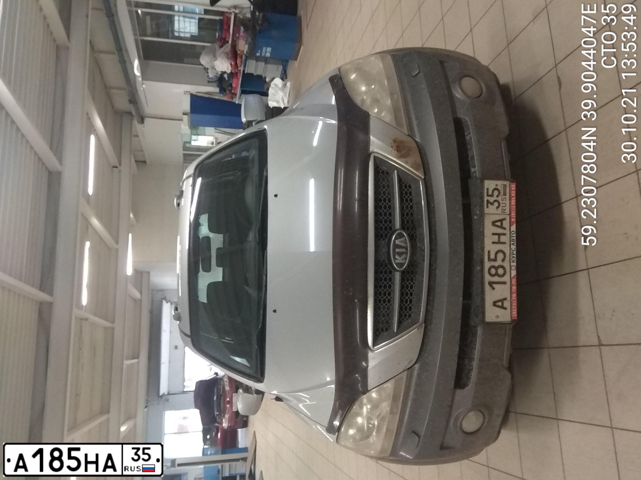 Фото автомобиля KIA SORENTO, 2005 — госномер А185НА35. Цвет: Серебристый