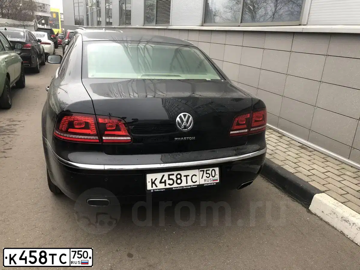 Фото автомобиля VOLKSWAGEN PHAETON, 2013 — госномер В668КС196. Цвет: ЧЕРНЫЙ