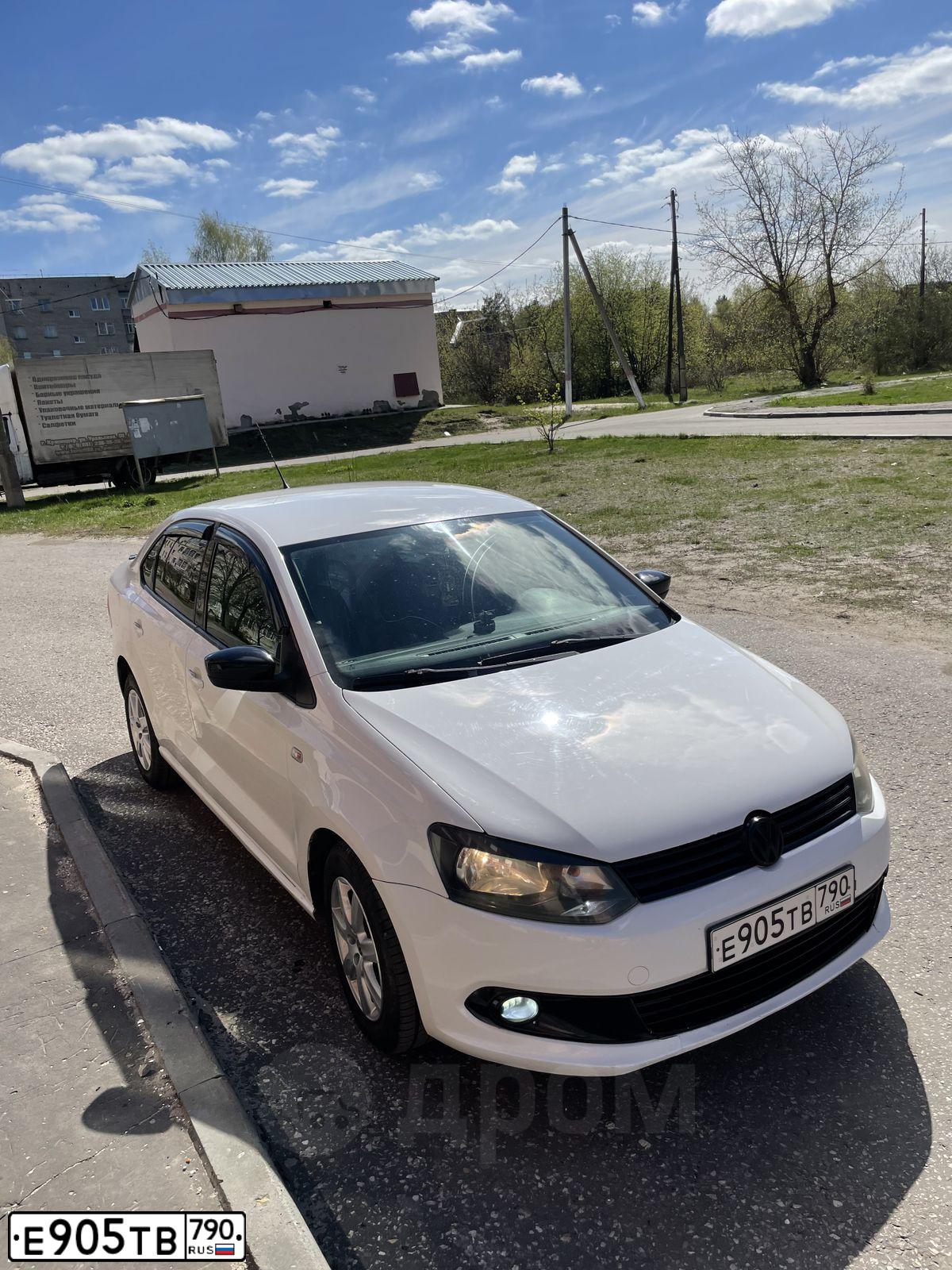 Фото автомобиля VOLKSWAGEN POLO, 2012 — госномер М645РУ797. Цвет: Белый