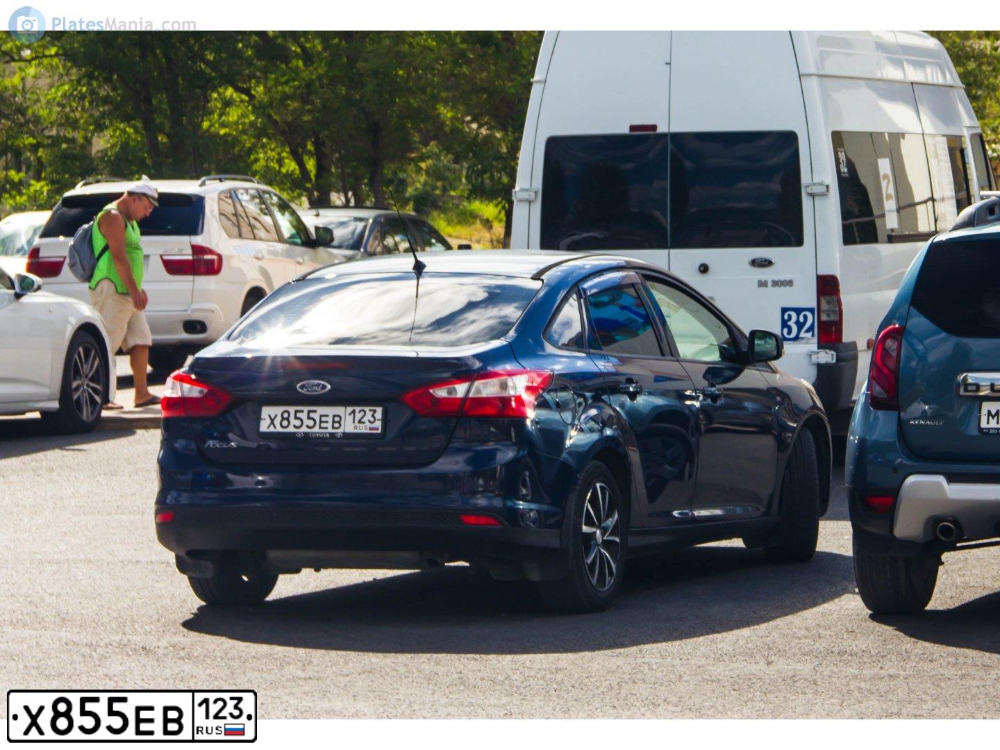 Фото автомобиля FORD FOCUS, 2012 — госномер Х855ЕВ123. Цвет: ТЕМНО-СИНИЙ