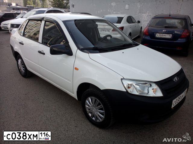 Фото автомобиля LADA 2190 GRANTA, 2012 — госномер В160РС164. Цвет: БЕЛЫЙ