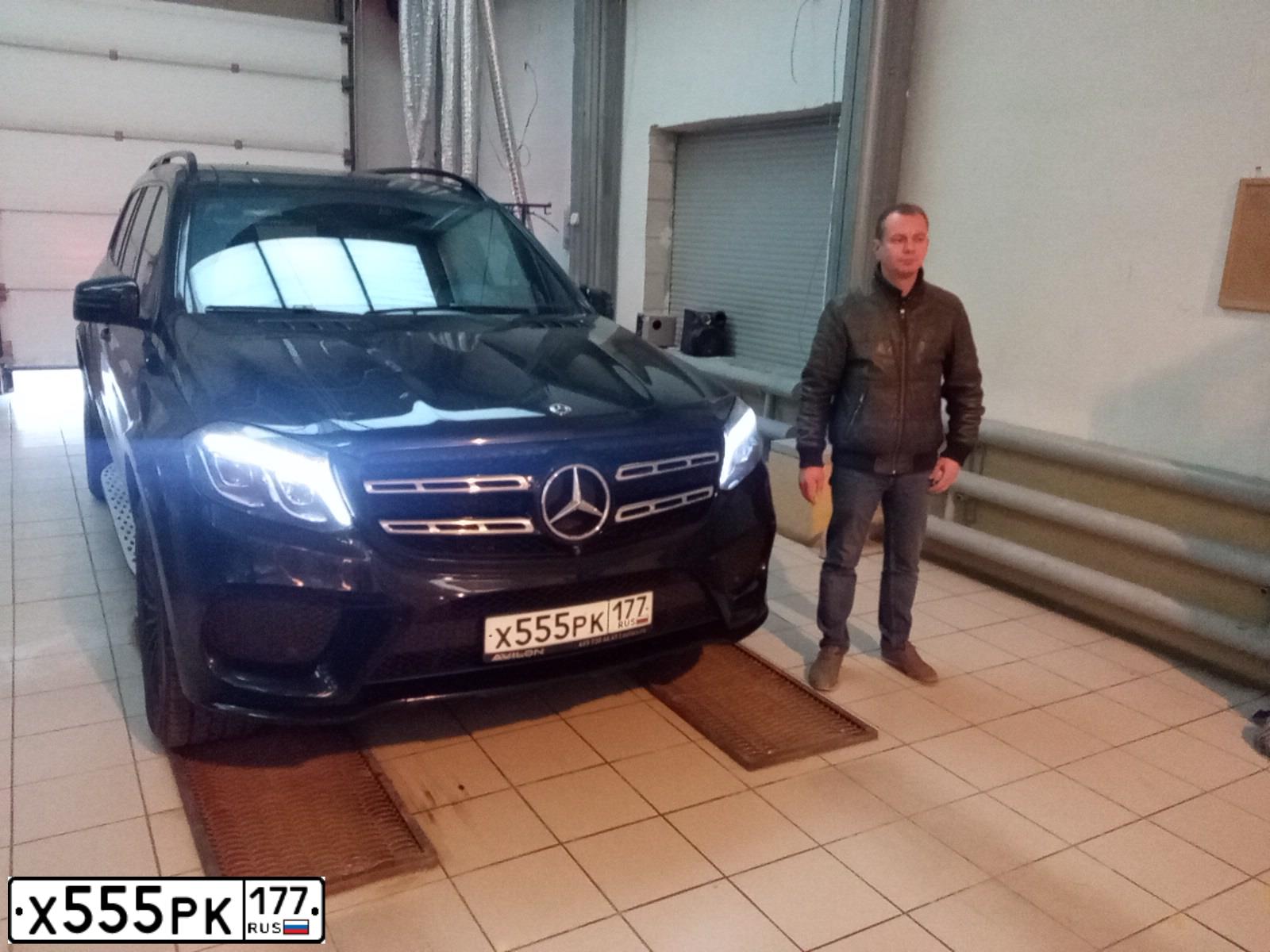 Фото автомобиля MERCEDES GL-KLASSE, 2017 — госномер С972АЕ550. Цвет: ЧЕРНЫЙ