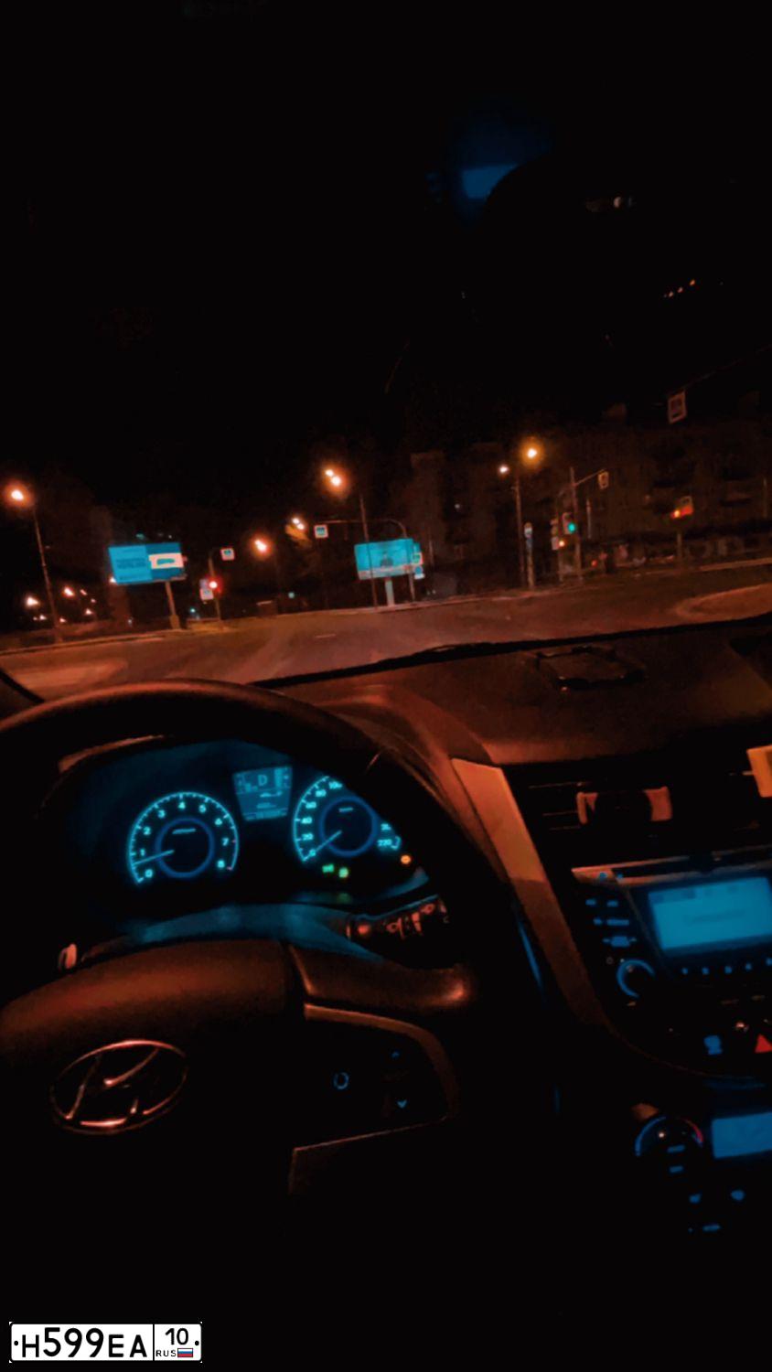 Фото автомобиля HYUNDAI SOLARIS, 2012 — госномер Н559ЕА10. Цвет: СЕРЕБРИСТЫЙ