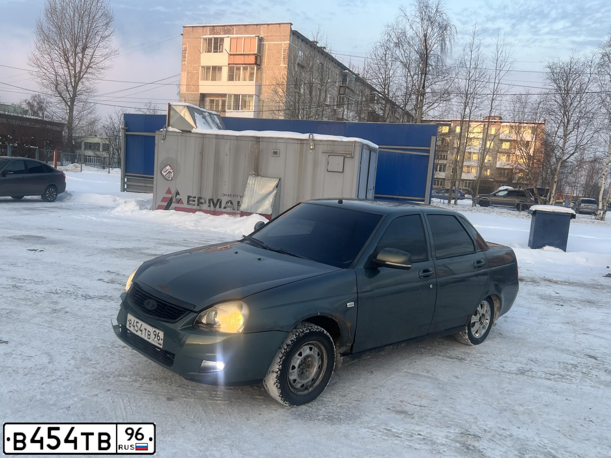 Фото автомобиля LADA 2170 PRIORA, 2007 — госномер В454ТВ96. Цвет: сине-зеленый