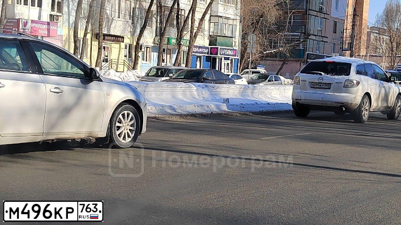 Фото автомобиля MAZDA CX-7, 2008 — госномер М496КР763. Цвет: Белый