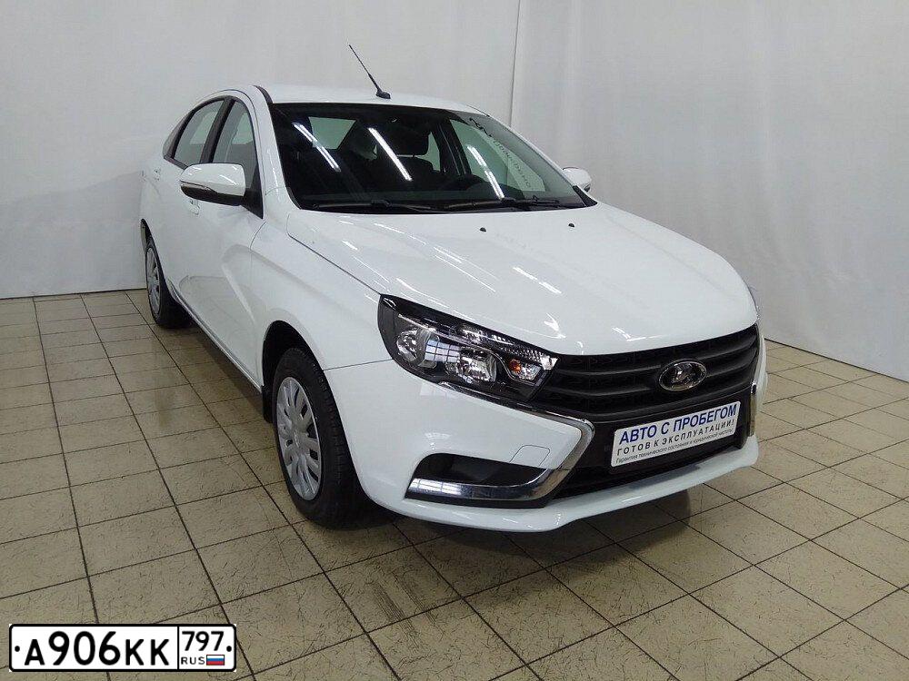 Фото автомобиля LADA VESTA, 2021 — госномер О326ТТ62. Цвет: Белый