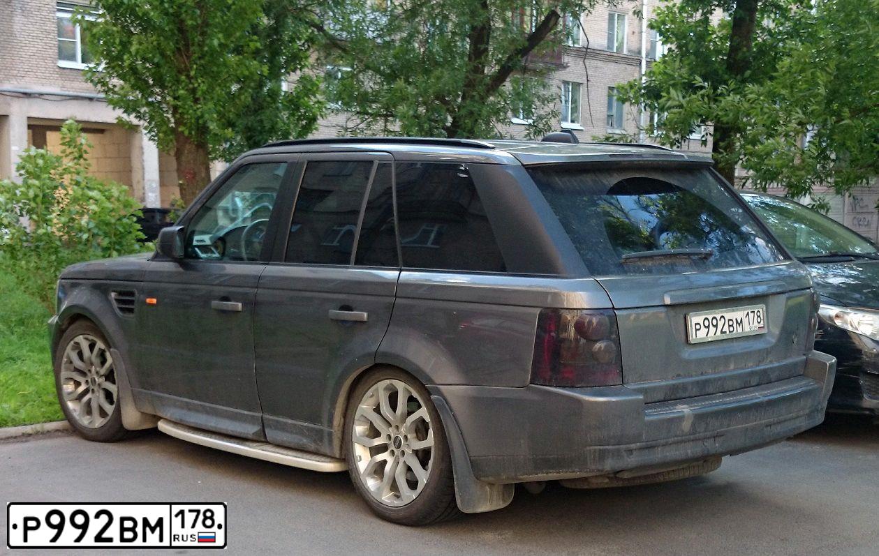 Фото автомобиля LANDROVER RANGE ROVER SPORT, 2005 — госномер Т648НО198. Цвет: ТЕМНО-СЕРЫЙ