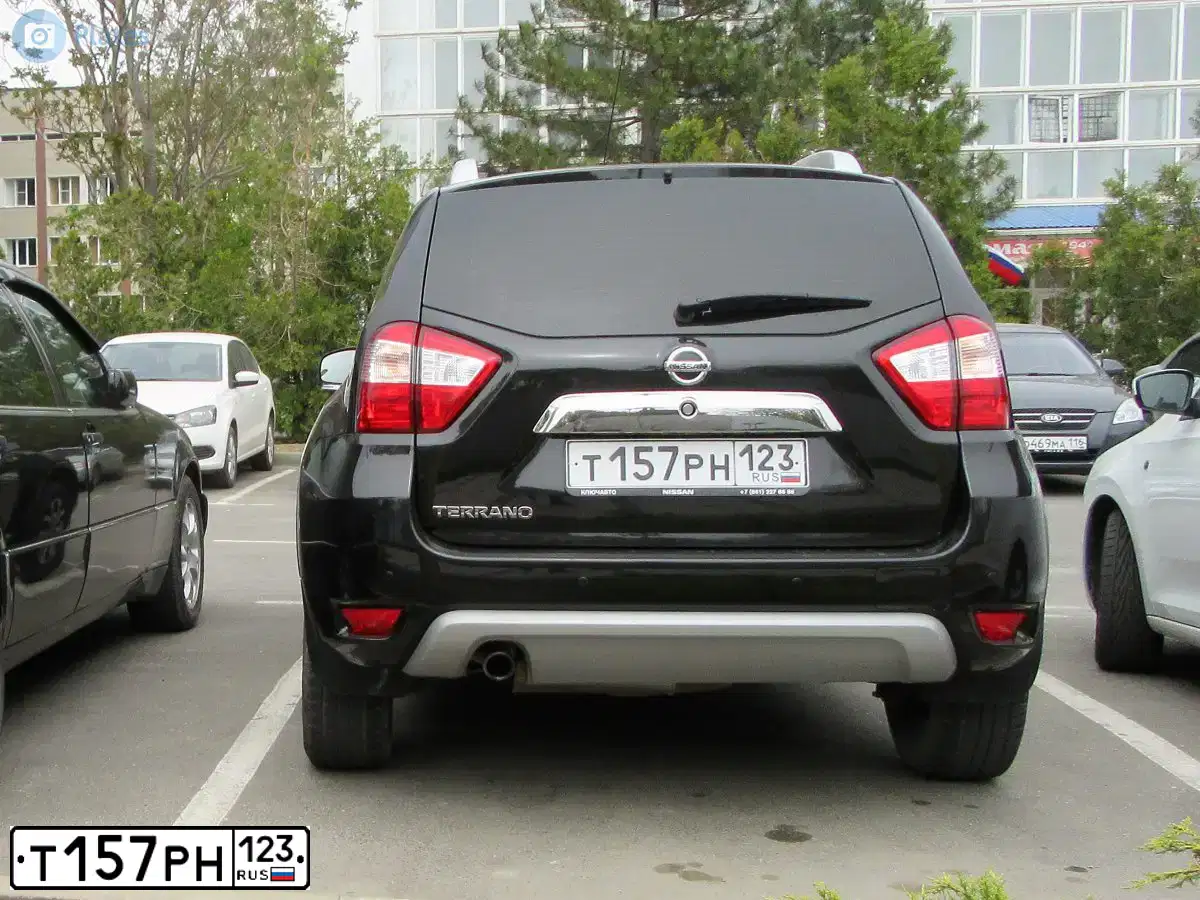 Фото автомобиля NISSAN TERRANO, 2015 — госномер Т157РН123. Цвет: ЧЕРНЫЙ