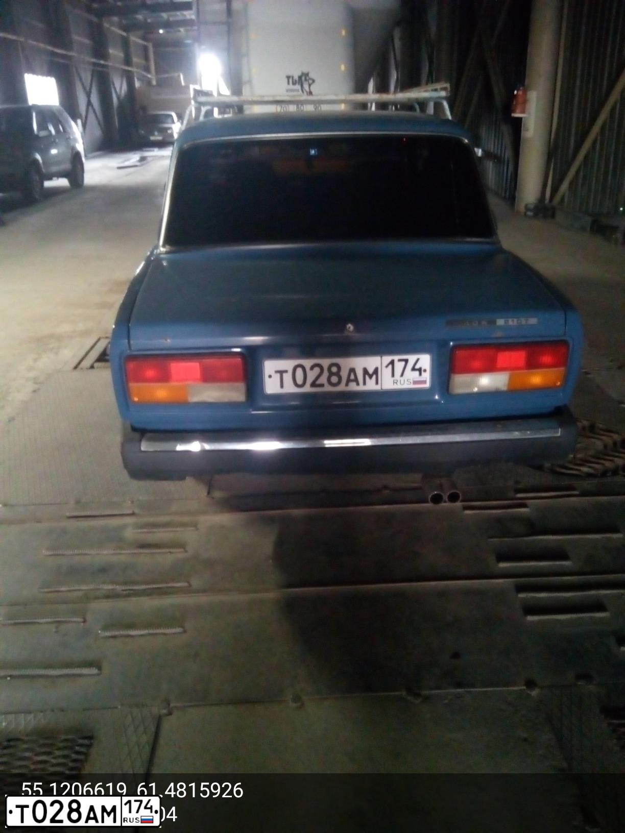 Фото автомобиля VAZ 2107 LADA, 2007 — госномер Т028АМ174. Цвет: синий