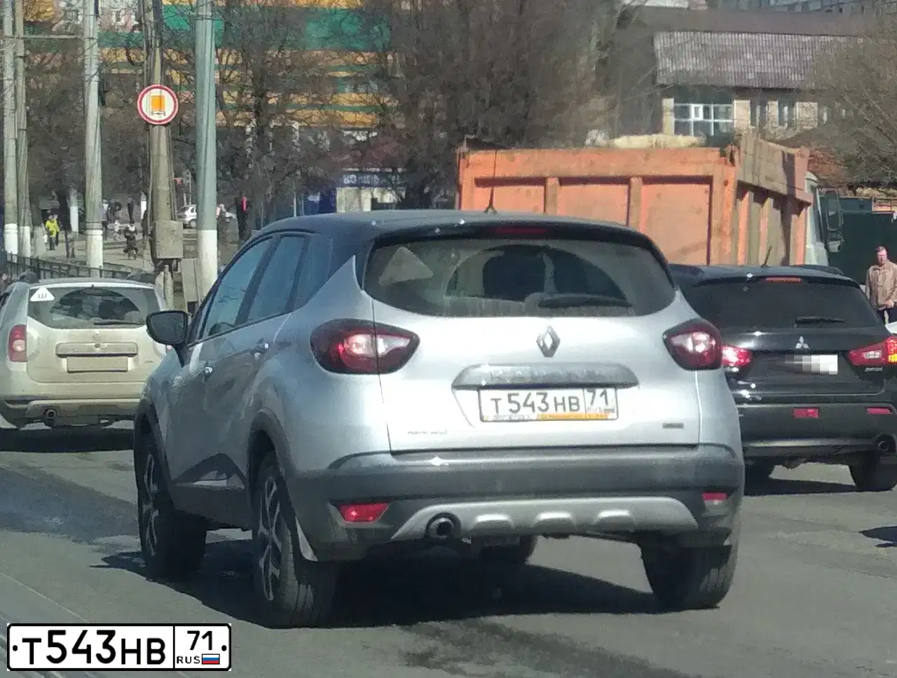 Фото автомобиля RENAULT KAPTUR, 2017 — госномер Т543НВ71. Цвет: СЕРЫЙ ЧЕРНЫЙ