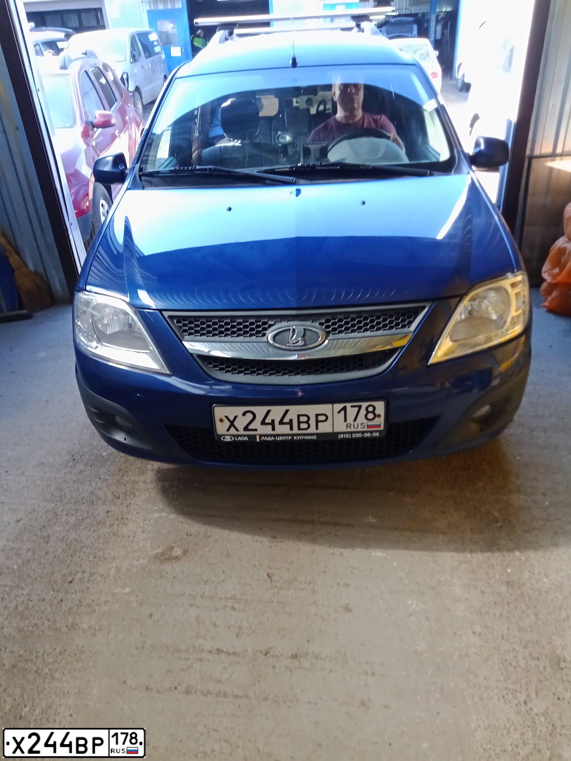 Фото автомобиля LADA LARGUS, 2017 — госномер Х244ВР178. Цвет: СИНИЙ