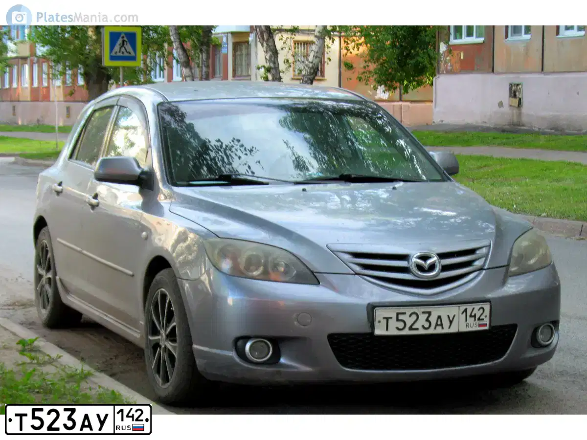 Фото автомобиля MAZDA 3, 2003 — госномер Т523АУ142. Цвет: СЕРЫЙ