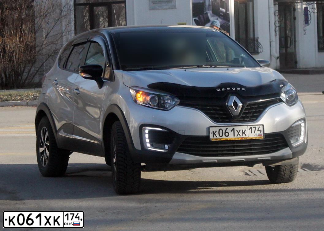 Фото автомобиля RENAULT KAPTUR, 2017 — госномер Е922РР186. Цвет: СЕРЫЙ ЧЕРНЫЙ