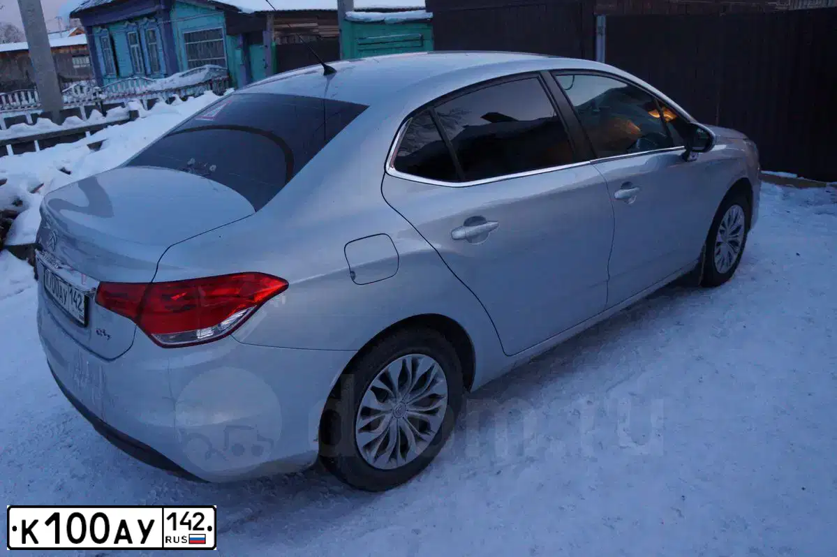 Фото автомобиля TOYOTA CAMRY, 2019 — госномер К100АУ142. Цвет: ЧЕРНЫЙ МЕТАЛЛИК
