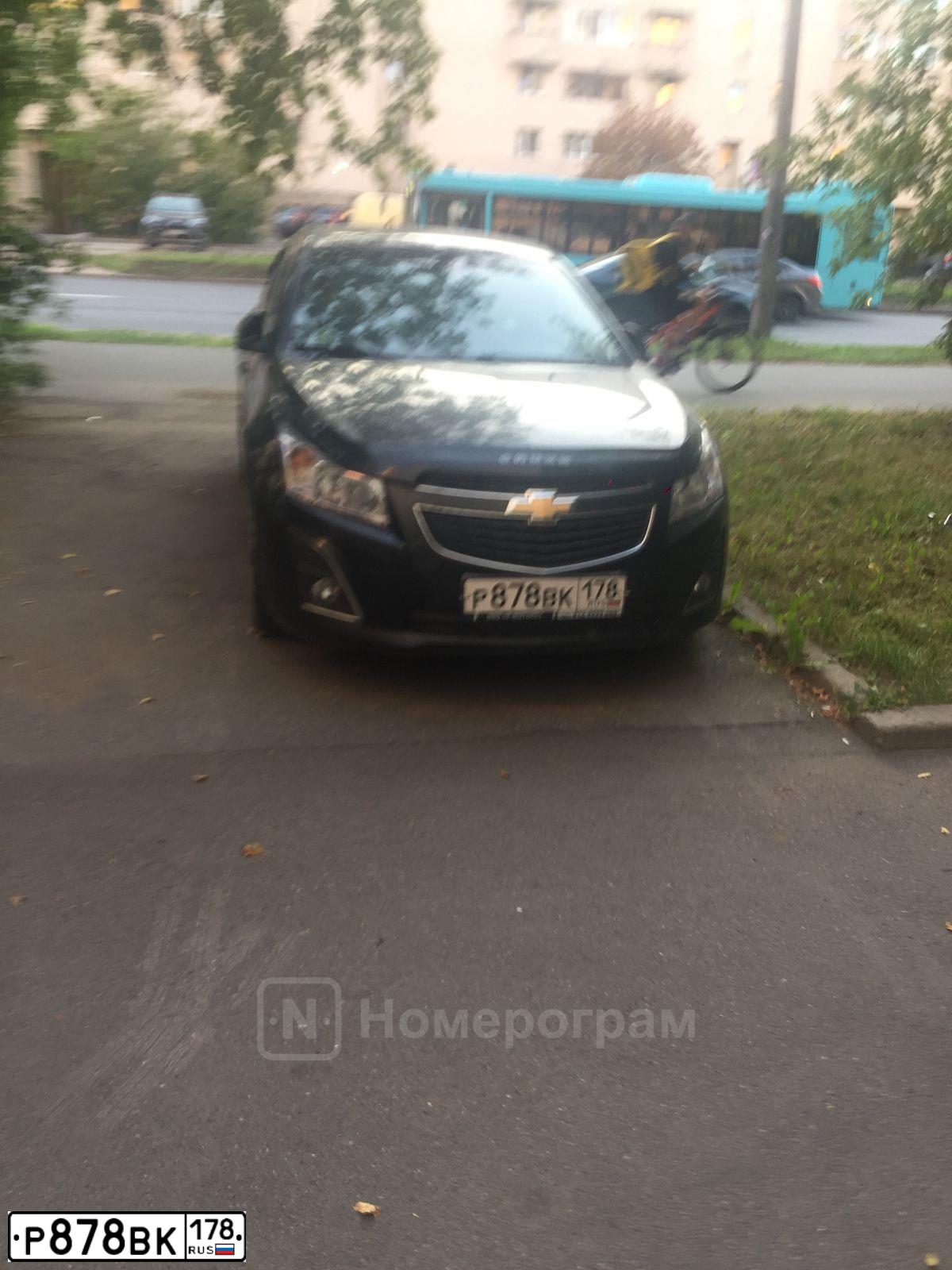 Фото автомобиля CHEVROLET CRUZE, 2013 — госномер Р878ВК178. Цвет: ЧЕРНЫЙ МЕТАЛЛИК