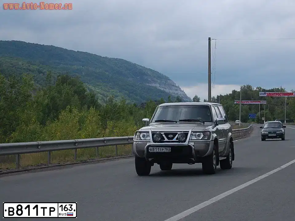 Фото автомобиля NISSAN PATROL, 1998 — госномер Х791ОТ799. Цвет: БЕЖЕВЫЙ