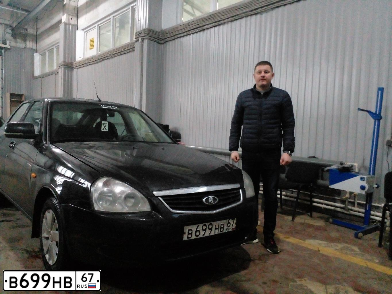Фото автомобиля LADA PRIORA, 2012 — госномер М815РУ67. Цвет: СИНЕ-ЧЕРНЫЙ