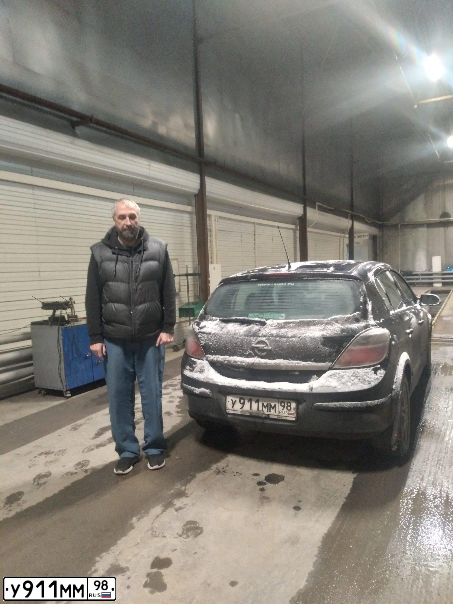 Фото автомобиля OPEL ASTRA, 2008 — госномер К604РР147. Цвет: ЧЕРНЫЙ