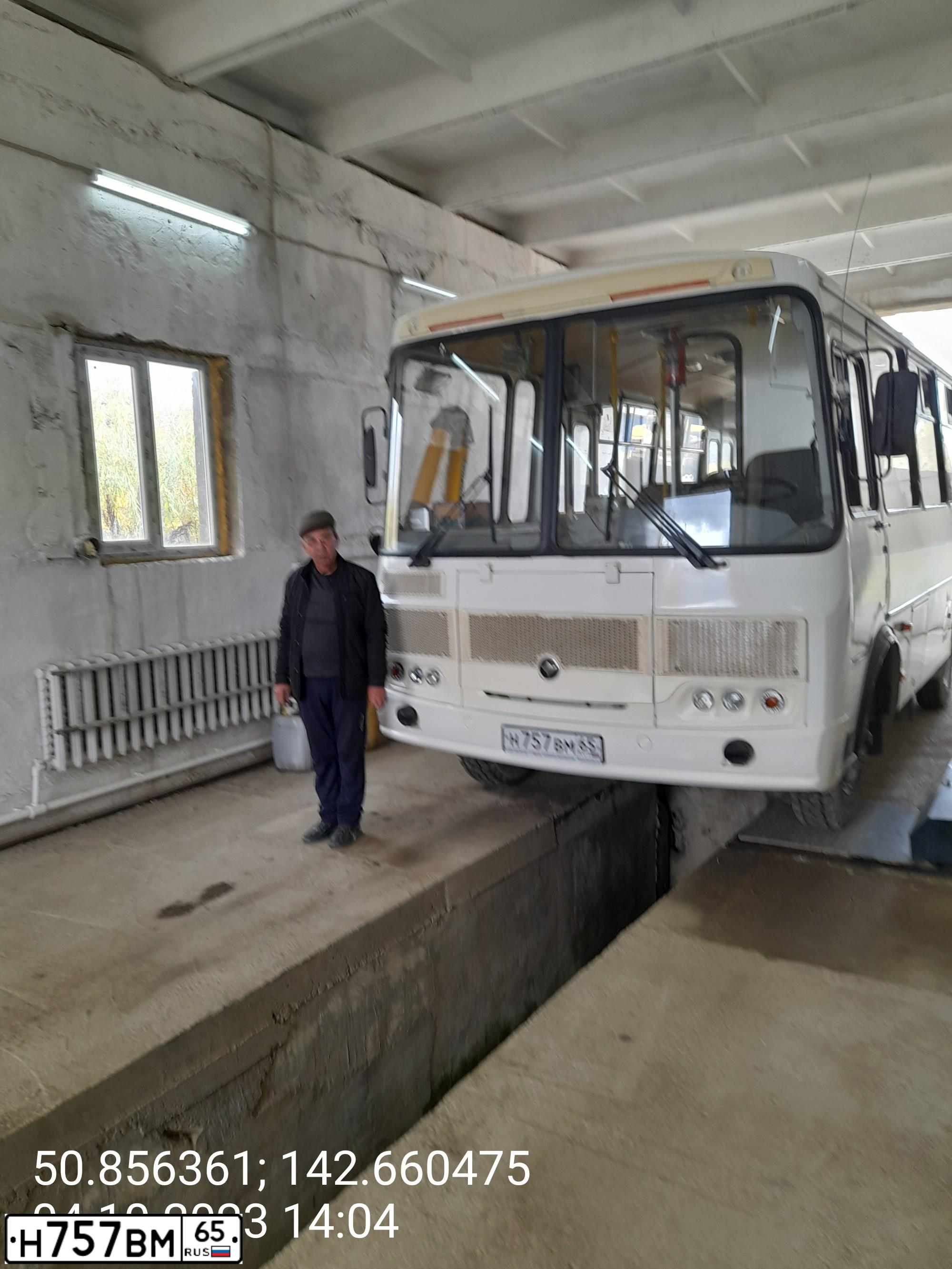 Фото автомобиля PAZ 3205, 2019 — госномер Н757ВМ65. Цвет: БЕЛЫЙ