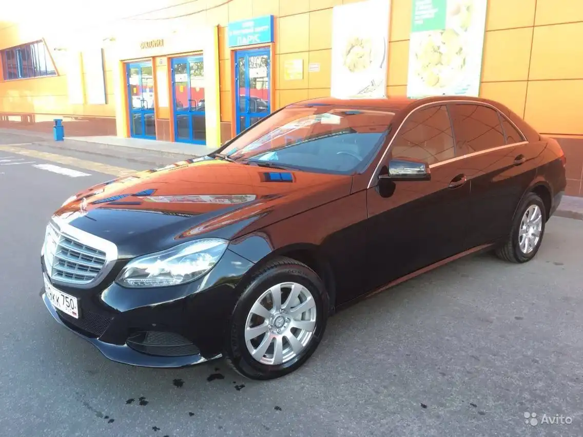 Фото автомобиля MERCEDES E-KLASSE, 2014 — госномер Е755НН198. Цвет: ЧЕРНЫЙ