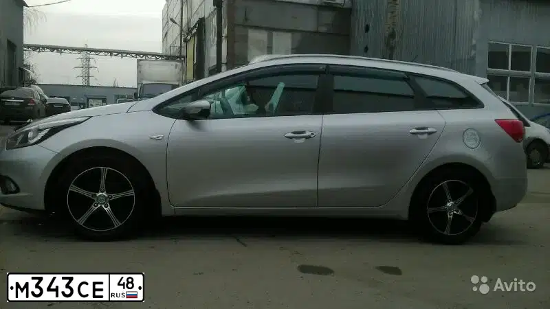 Фото автомобиля KIA CEE'D, 2013 — госномер А024РТ123. Цвет: СЕРЕБРИСТЫЙ
