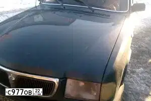 Фото автомобиля GAZ 3110 WOLGA, 2002 — госномер С977ОВ22. Цвет: МУРЕНА