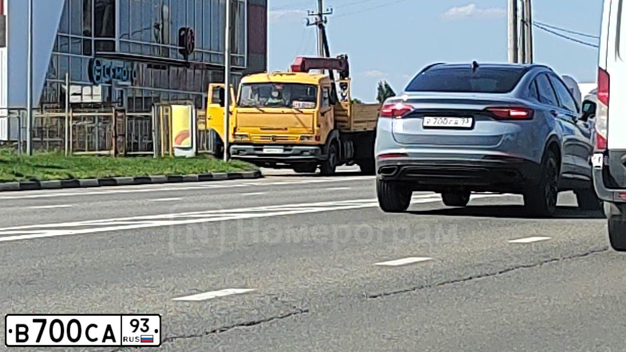 Фото автомобиля MERCEDES CL-KLASSE, 2008 — госномер В700СА93. Цвет: ЧЕРНЫЙ