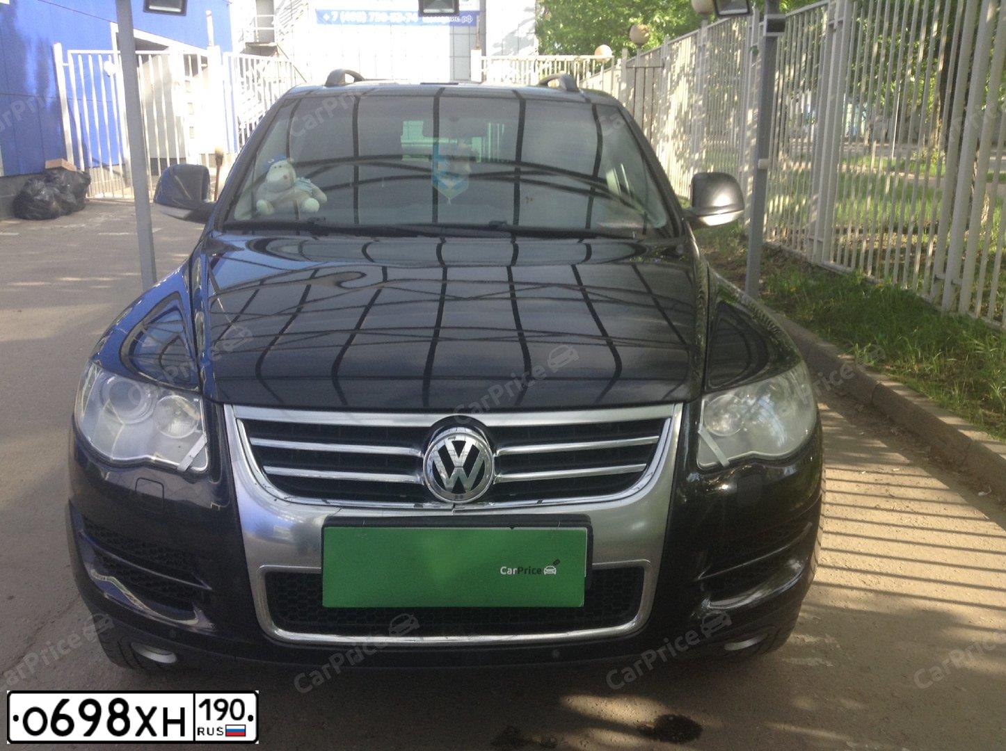 Фото автомобиля VOLKSWAGEN TOUAREG, 2007 — госномер Т882НА152. Цвет: ЧЕРНЫЙ