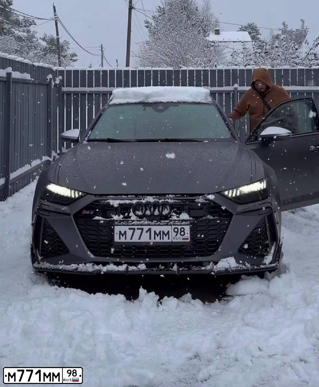 Фото автомобиля MERCEDES CLA-KLASSE, 2013 — госномер М771ММ98. Цвет: Белый