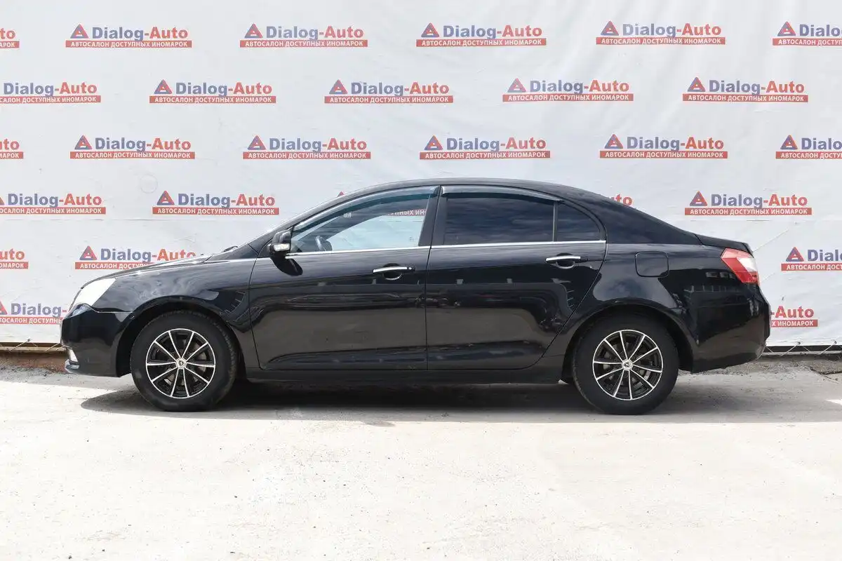 Фото автомобиля GEELY EMGRAND, 2013 — госномер Н094УЕ716. Цвет: ЧЕРНЫЙ