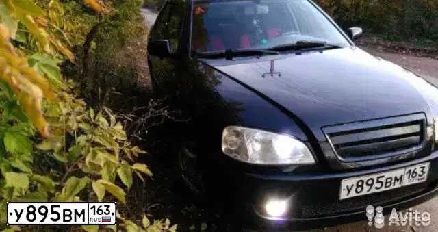 Фото автомобиля CHERY AMULET A15, 2007 — госномер Е481ТМ156. Цвет: ЧЕРНЫЙ