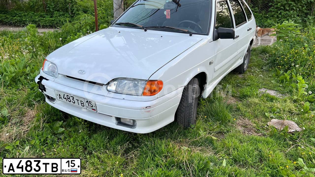 Фото автомобиля LADA 2114 SAMARA, 2009 — госномер А483ТВ15. Цвет: БЕЛЫЙ
