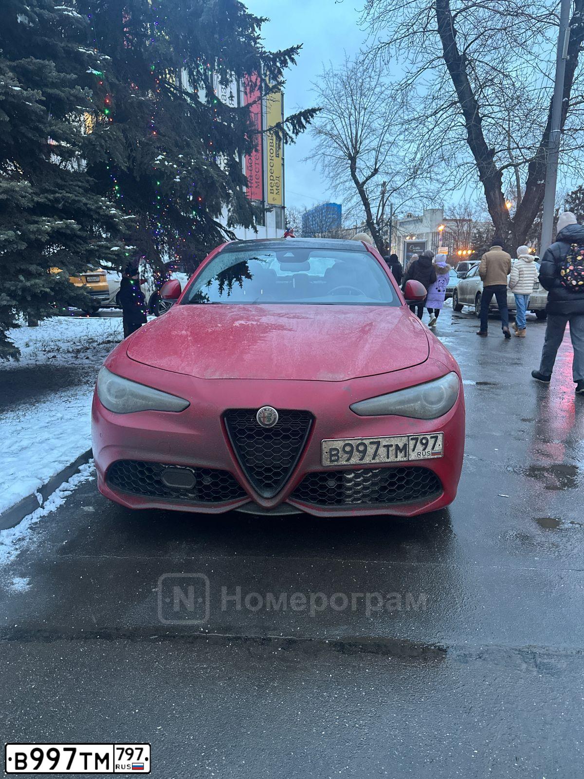 Фото автомобиля ALFA ROMEO GIULIA, 2020 — госномер В997ТМ797. Цвет: Красный