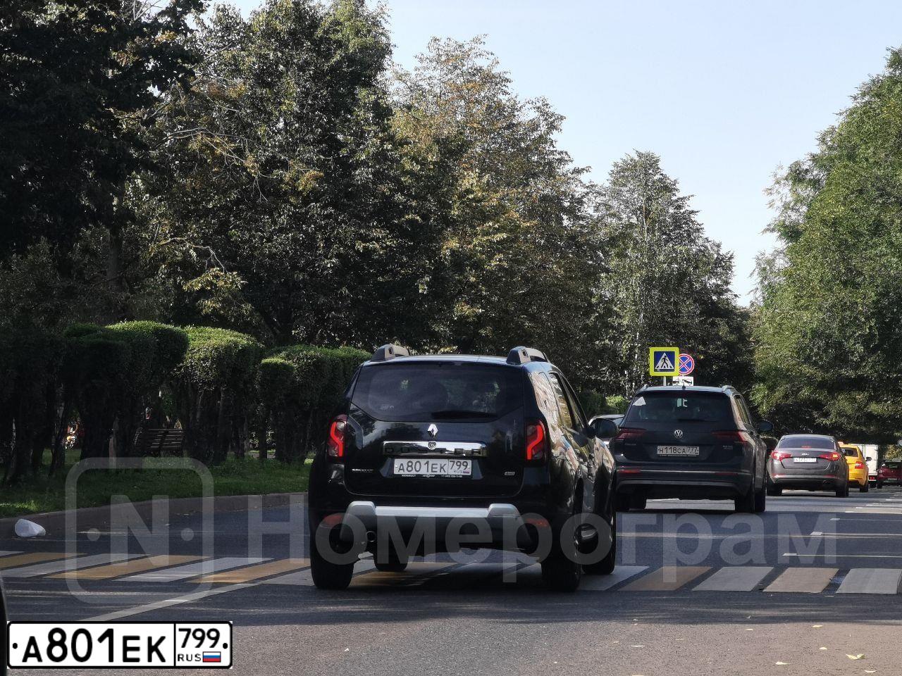 Фото автомобиля RENAULT DUSTER, 2018 — госномер А801ЕК799. Цвет: ЧЕРНЫЙ
