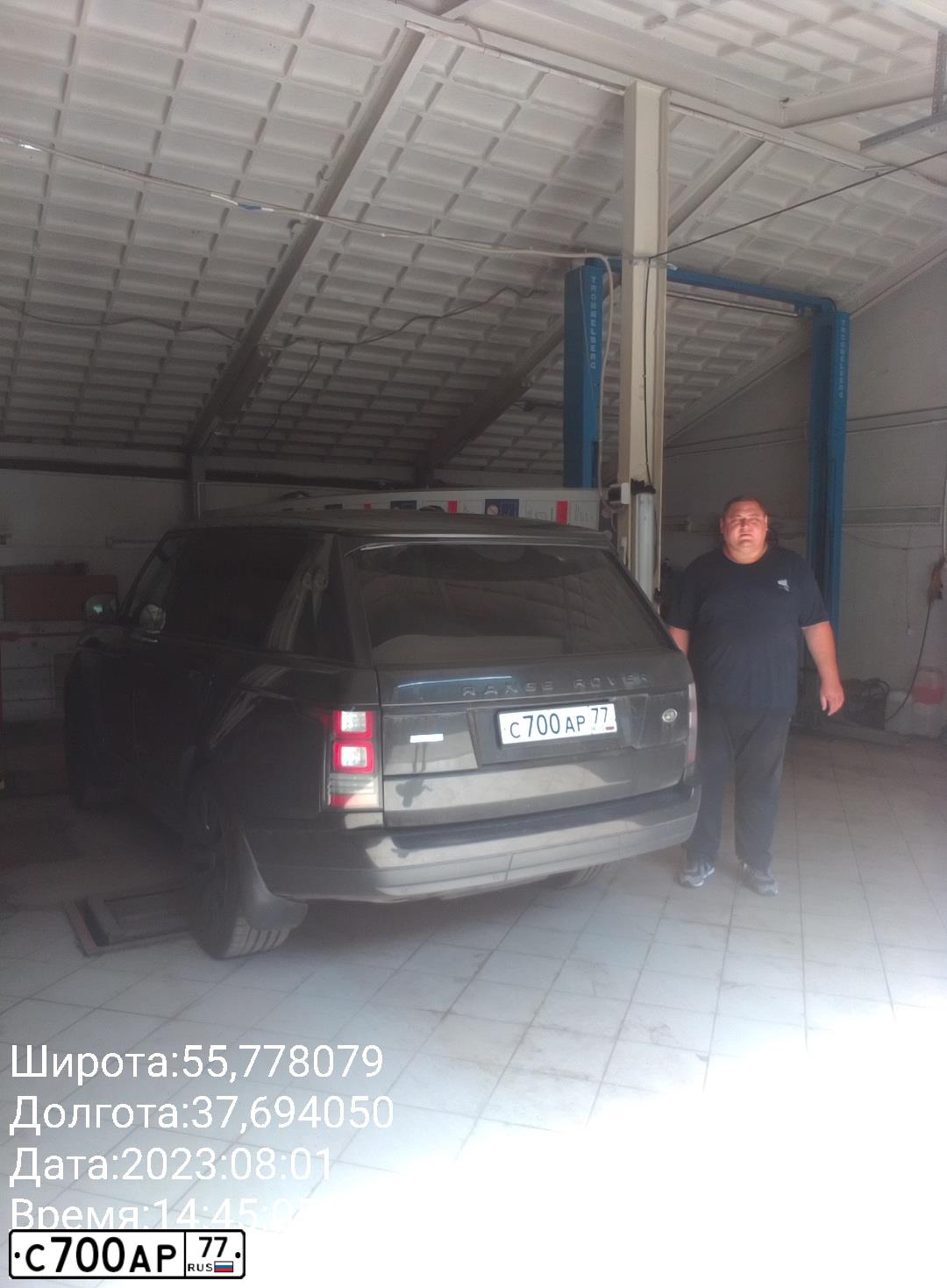 Фото автомобиля LANDROVER RANGE ROVER, 2014 — госномер С700АР77. Цвет: ЗЕЛЕНЫЙ