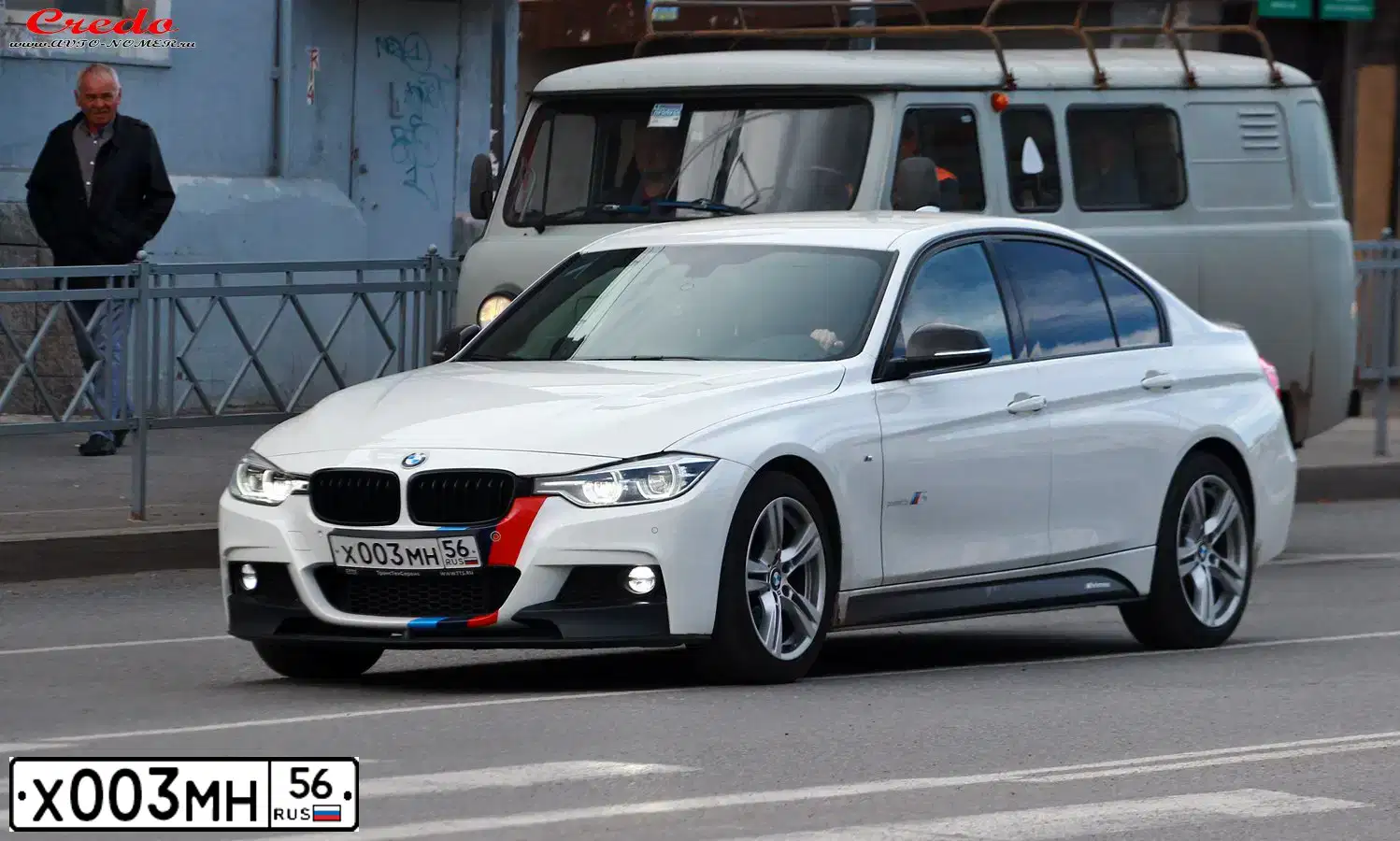 Фото автомобиля BMW SERIE 3, 2016 — госномер Х003МН56. Цвет: БЕЛЫЙ