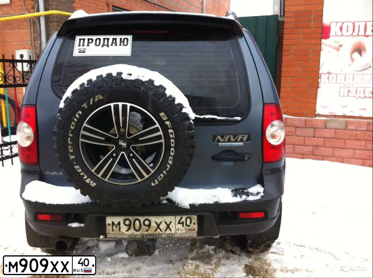 Фото автомобиля CHEVROLET NIVA, 2009 — госномер М836КА33. Цвет: СЕРО-ГОЛУБОЙ МЕТАЛЛИК